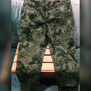 OLD NAVY Olive Leaf Utility Ankle Pixie Pants